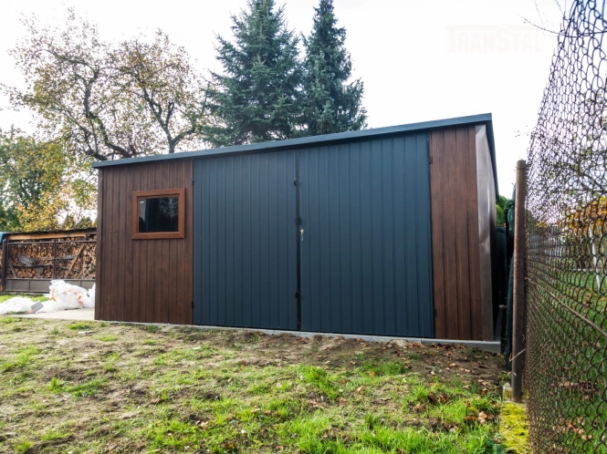 garaz-blaszany-drewnopodobny-5x5-orzech-matowy-grafit-11.jpg