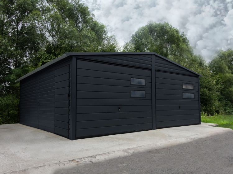 garaz-blaszany-6x6-dwuspadowy-matowa-czern-low.jpg