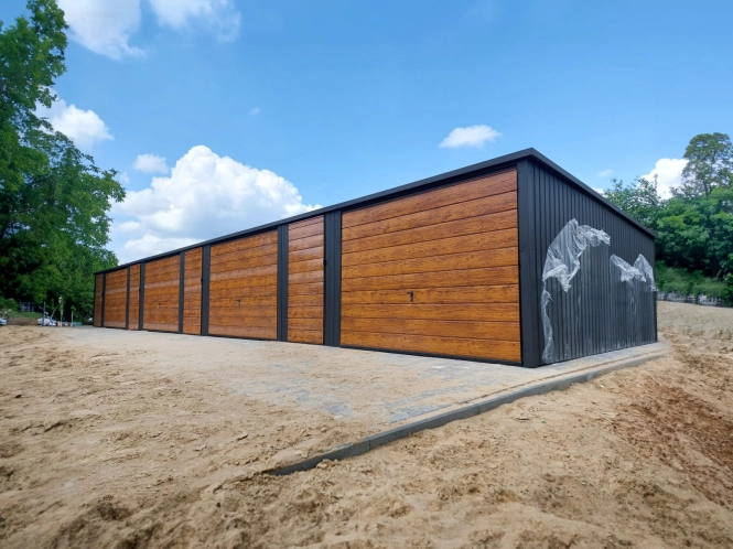 garaz-blaszany-szeregowy-18x5m-matowa-czerm-dab-rustykalny-low.jpg