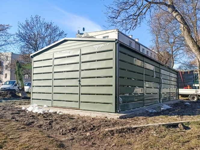 wiata-smietnikowa-dwuspadowa-4x5x10m-matowa-zielen-5.jpg