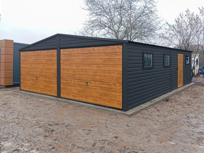 garaz-blaszany-6x8m-matowa-czern-dab-rustykalny-furtka-okna-1-l.jpg