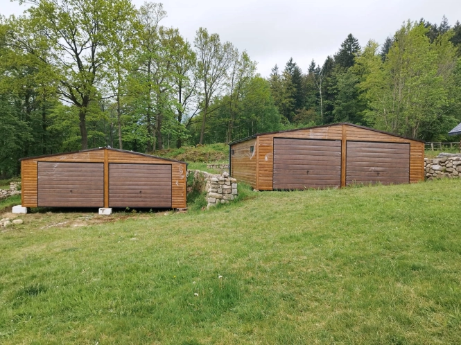 garaz-blaszany-7x6-orzech-dab-rustykalny-swietliki-rynny-4.jpg