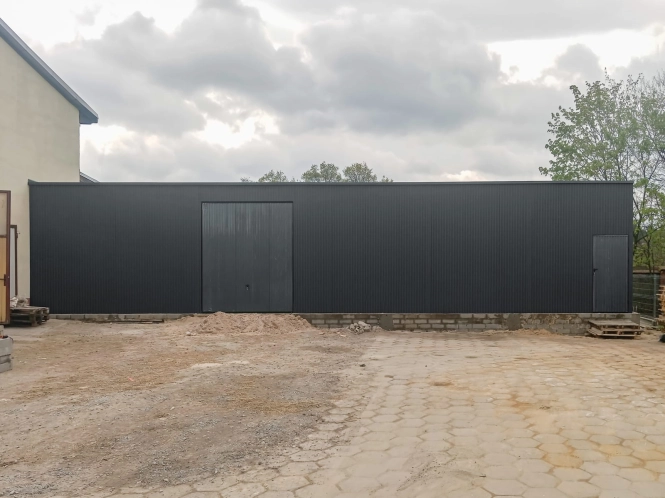 hala-blaszana-18x6m-matowa-czern-3.jpg