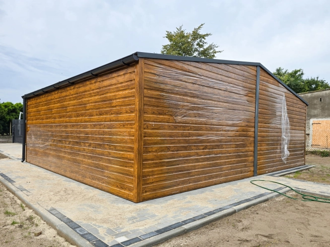 garaz-blaszany-drewnopodobny-7x6m-dab-grafit-3.jpg