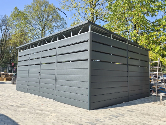 wiata-smietnikowa-6x4,5m-grafit-czesciowe-oblachowanie-1.jpg