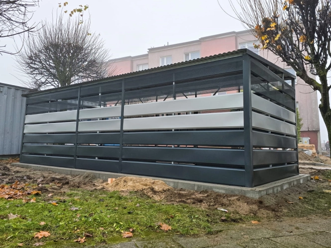 wiata-smietnikowa-7x3m-furtka-dwuskrzydlowa-grafit-ral9006-3.jpg