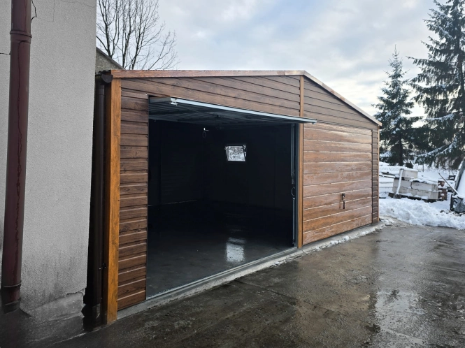 garaz-blaszany-drewnopodobny-6,4x5,5m-profil-furtka-automatyka-4.jpg
