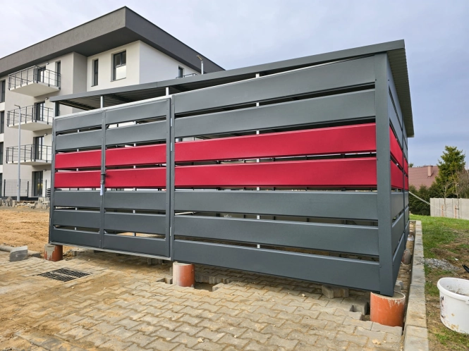 wiata-smietnikowa-5x5-ze-spadem-na-prawo-grafit-ral3011-l.jpg