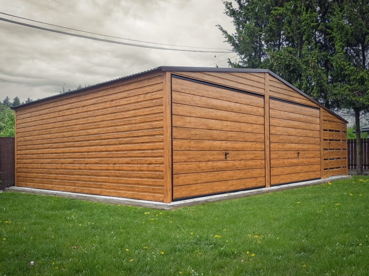 garaz-blaszany-z-wiata-8x6m-drewnopodobny-dwustanowiskowy-6.jpg