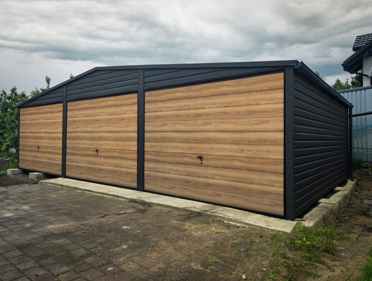 garaz-blaszany-na-trzy-pojazdy-9x5-czern-winchester-low.jpg