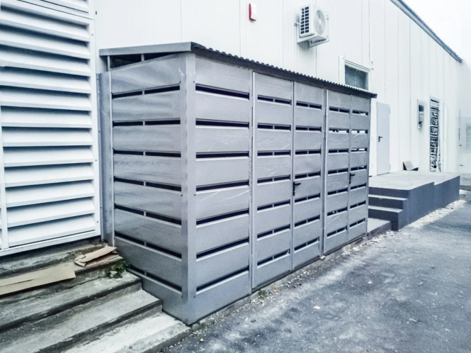 wiata-smietnikowa-4x1,3m-srebrna-dwie-furtki-l.jpg