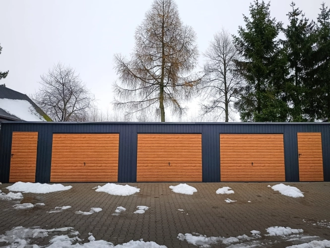 garaz-blaszany-14x6m-matowa-czern-dab-rustykalny-t7-podwyzszony-bez-okien-4.jpg
