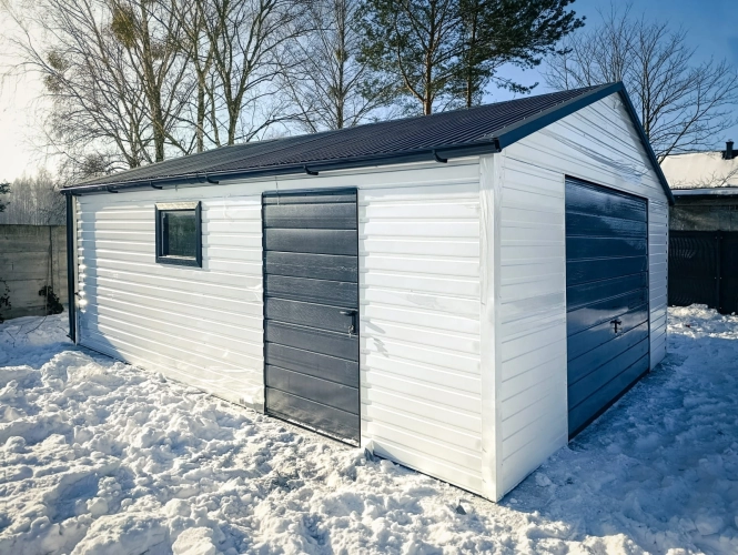 garaz-blaszany-5x6m-biel-grafit-mat-dwuspadowy-3.jpg