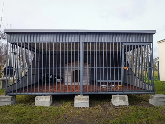 kojec-dla-psa-4x3m-grafit-buda-zloty-dab-x3-l.jpg