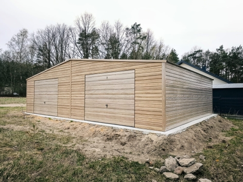 garaz-blaszany-drewnopodobny-winchester-10x7m-1.jpg