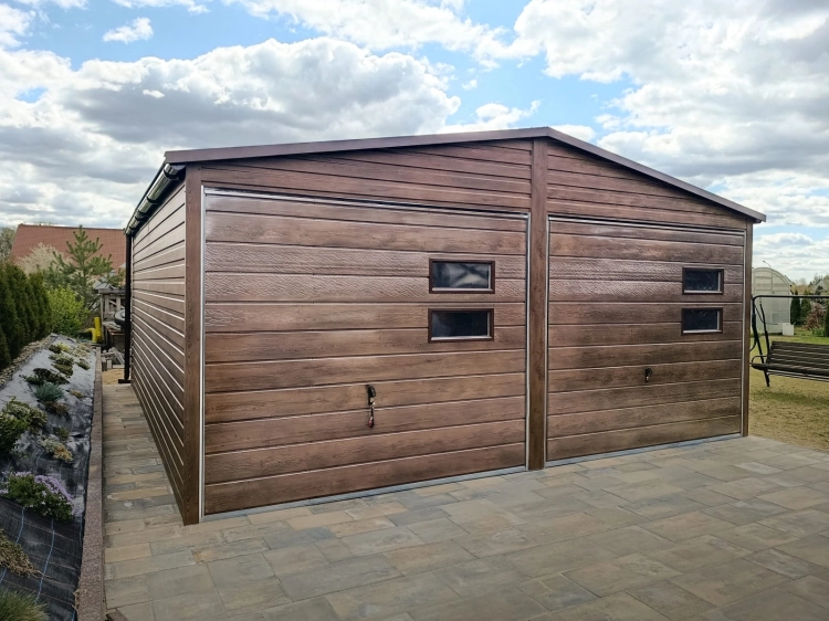 garaz-blaszany-dwuspadowy-6x5,8m-orzech-l.jpg