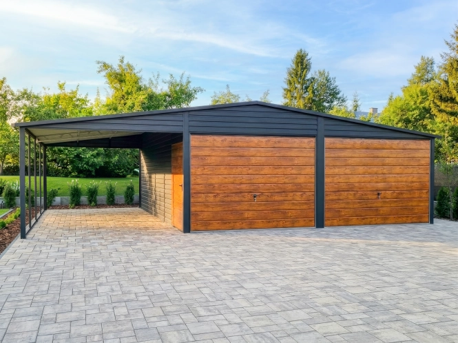 garaz-blaszany-z-wiata-9x6m-matowa-czern-dab-rustykalny-Varro-1.jpg