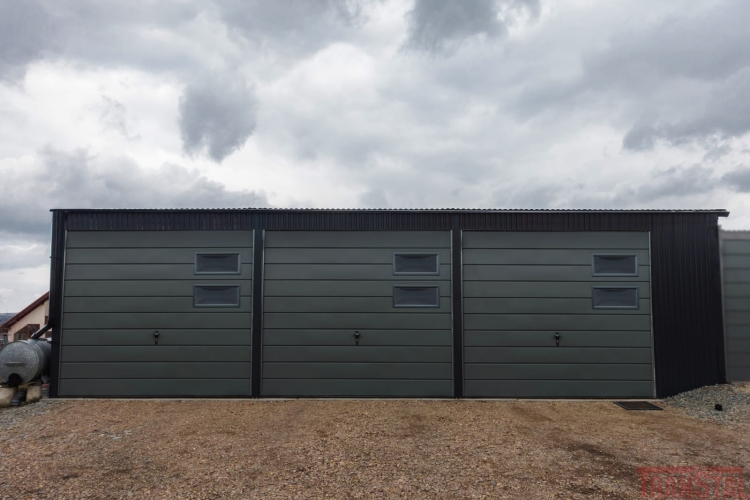 garaz-blaszany-hala-10x6-grafit-bramy-uchylne-antracyt-dwuspadowy-1.jpg