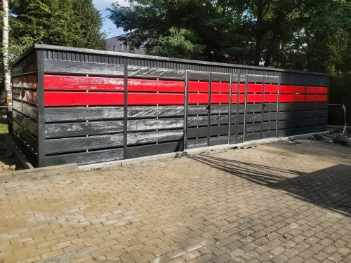 wiata-smietnikowa-15,5x5m-grafit-czerwien-maskownica-1.jpg