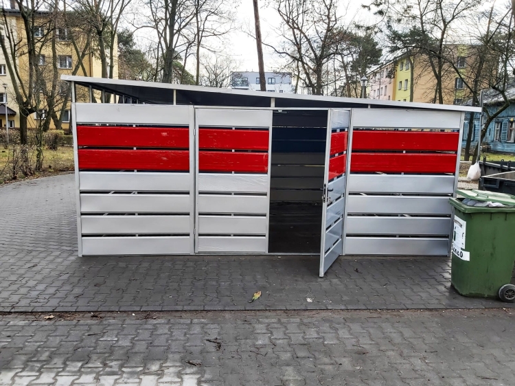 wiata-smietnikowa-7x5m-srebrny-czerwien-5.jpg