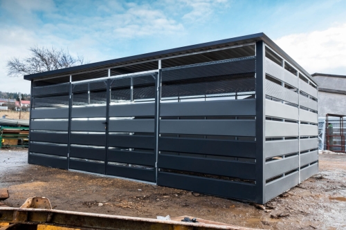 wiata-smietnikowa-schowek-5x5m-blacha-perforowana-2-low.jpg