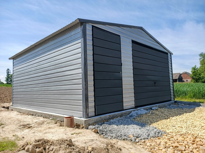 garaz-blaszany-5x5m-srebrny-matowy-grafit-dwuspadowy-3.jpg