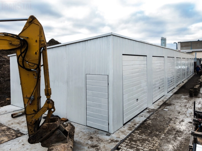 Garaż blaszany Hala 30x7m w kolorze RAL9002 - zdjęcie 4