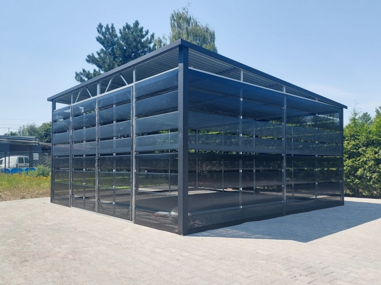 wiata-smietnikowa-5x5m-blacha-perforowana-grafit-czern-1.jpg
