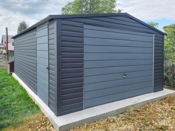garaz-blaszany-4x5m-dwuspadowy-profil-matowy-grafit-matowa-czern-1-low.jpg